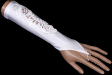 белые свадебные перчатки средней длины, заказать с доставкой