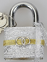 золотисто-серебристый свадебный замок с серебристыми кольцами, фото