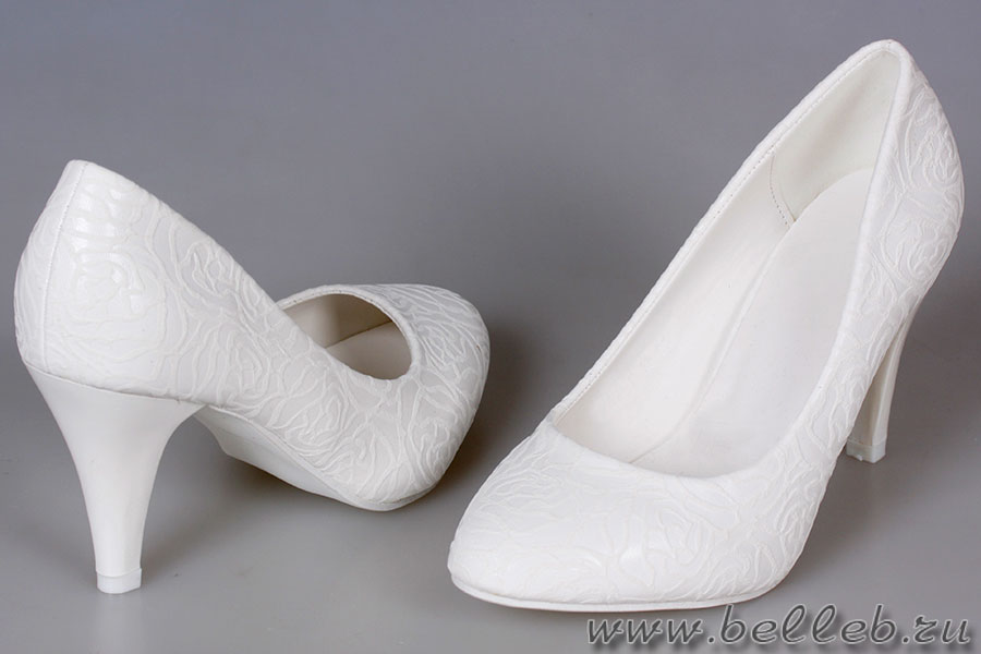 молочные свадебные туфли с тиснением №101