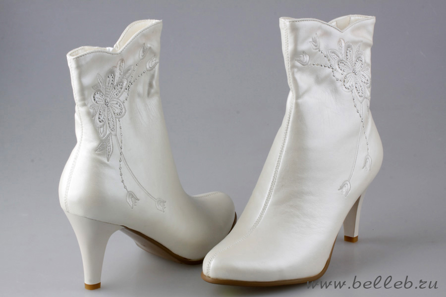 свадебные туфли 2011-2012 Christian Louboutin. фото