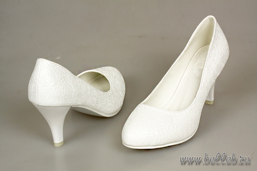 белые туфли на среднем каблуке с рифлением №320