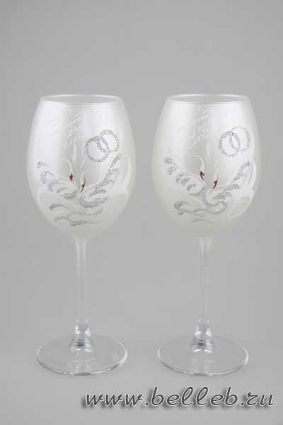 серебристые свадебные бокалы в форме шара с голубями №30114